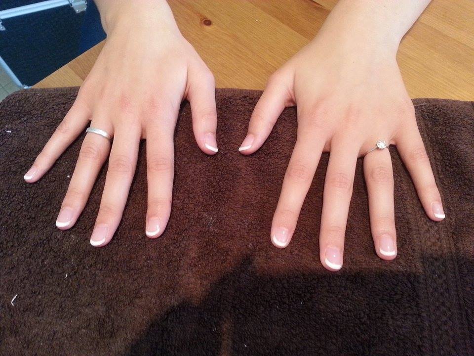 Vernis semi-permanent french blanche pour une future mariée